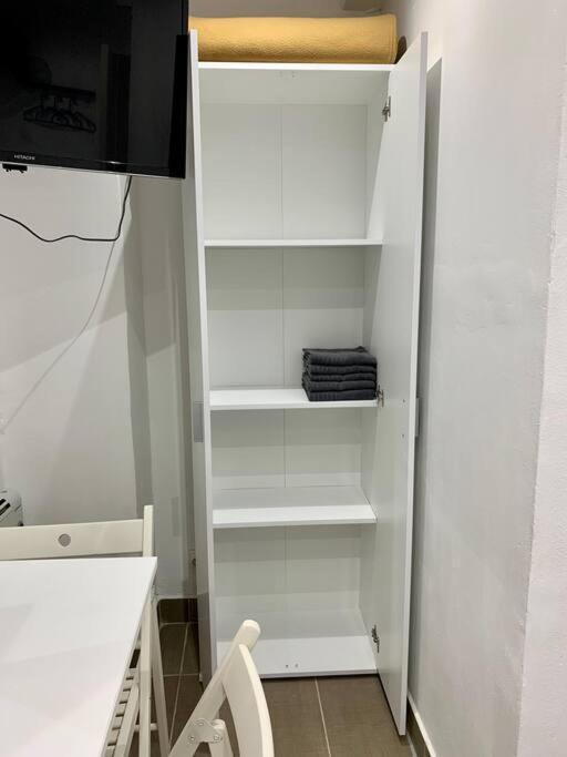 Nice Apartment In Barcelona By Perita Next Metro St T1 Bagian luar foto