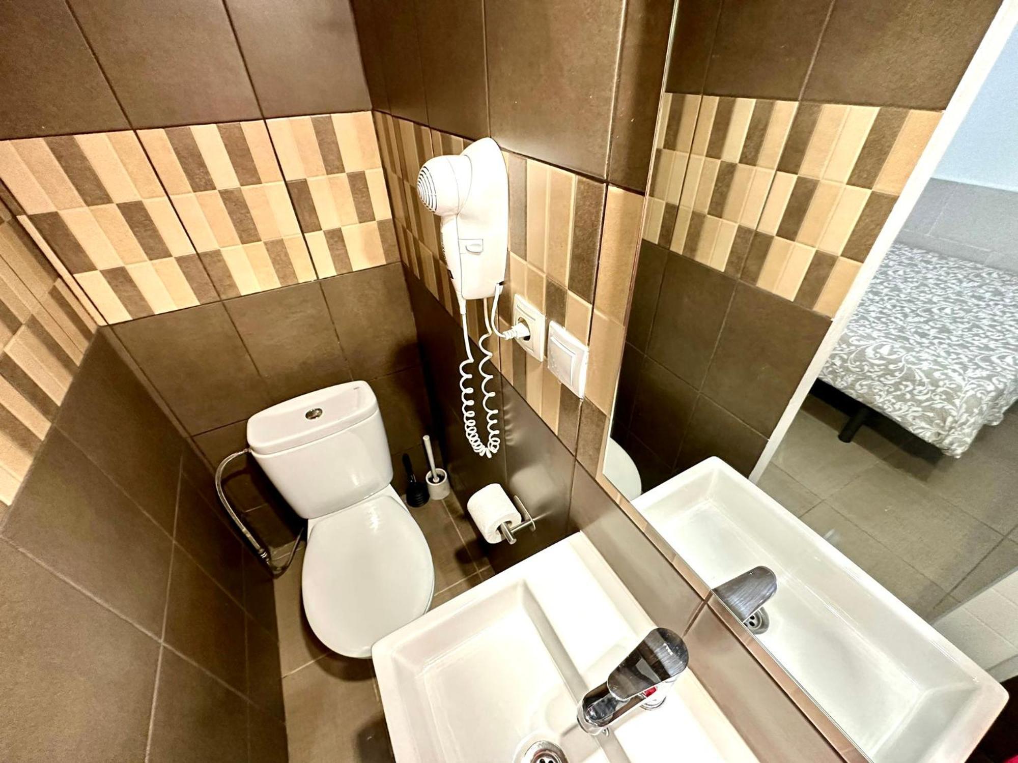 Nice Apartment In Barcelona By Perita Next Metro St T1 Bagian luar foto