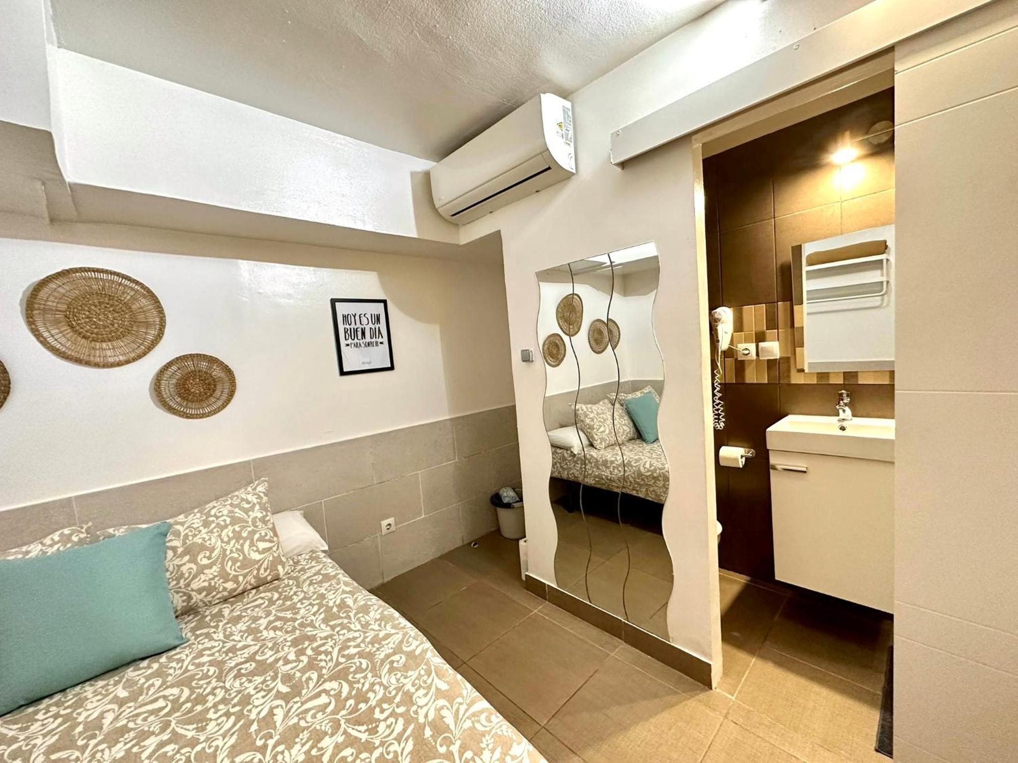 Nice Apartment In Barcelona By Perita Next Metro St T1 Bagian luar foto