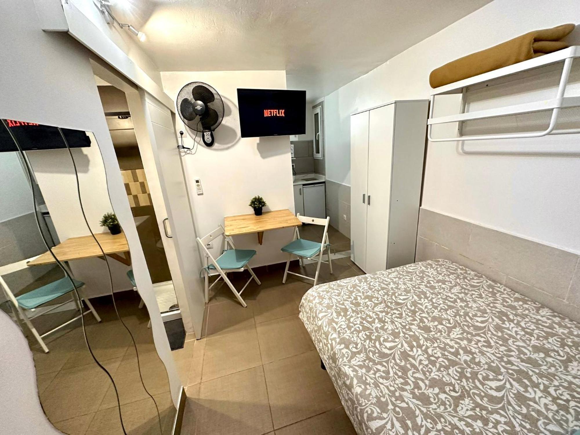 Nice Apartment In Barcelona By Perita Next Metro St T1 Bagian luar foto